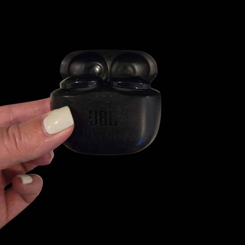 JBL TUNE 120 TWS Wireless Earbuds – Black – With Charging Case - Picture 5 of 8